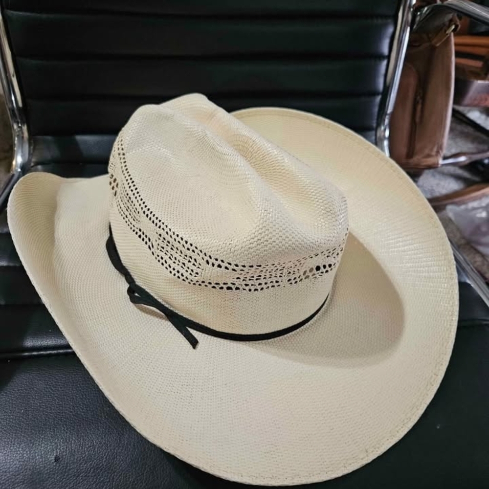 Elegant Cream Western Hat